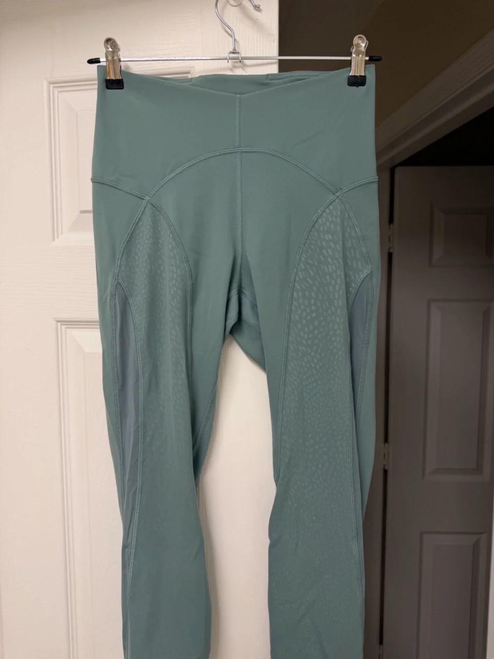 Lululemon Nulu Mesh Mid-Rise Yoga Crop 23” Tidewater Teal Size 8